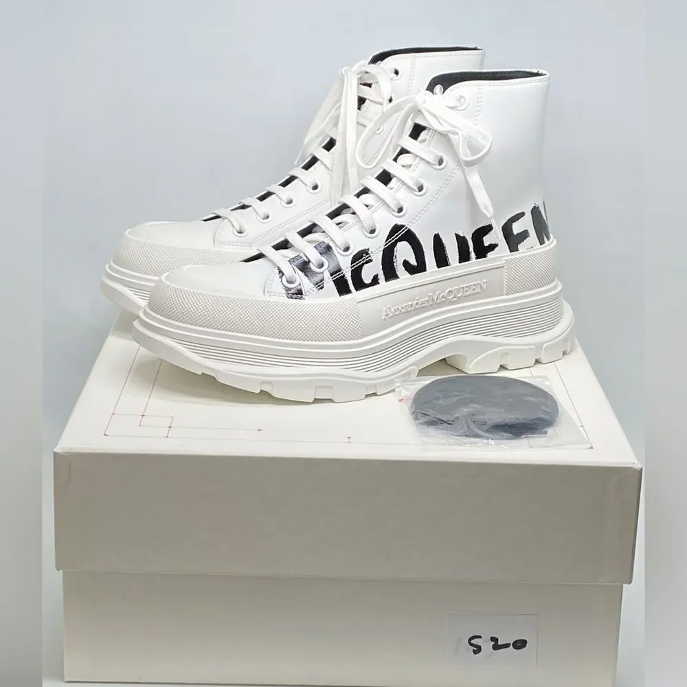 Alexander McQueen Men's Tread Slick Platform Leather Booties size 42/us size 9